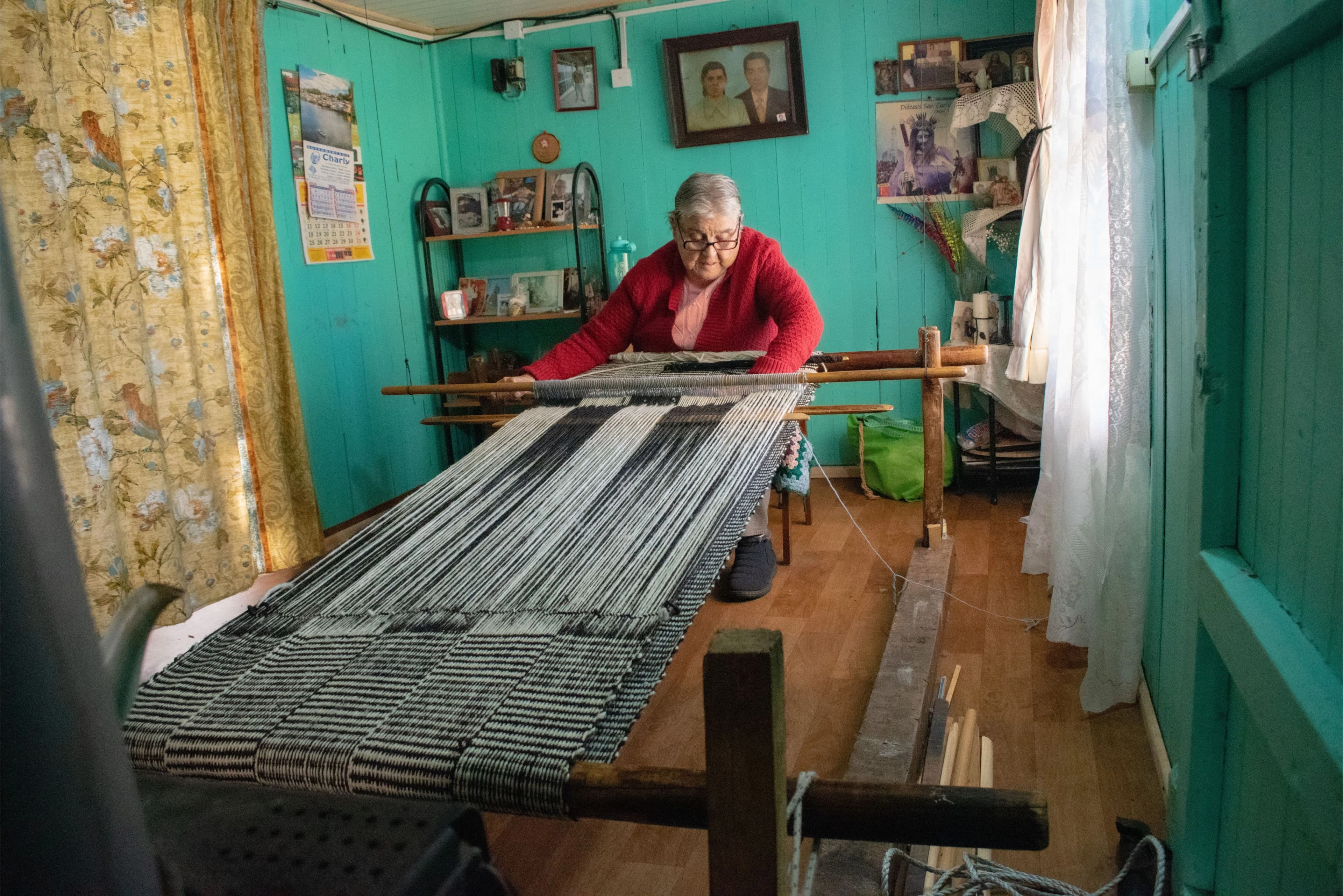 El chal en la mujer del sur de Chile, relatos de una prenda femenina